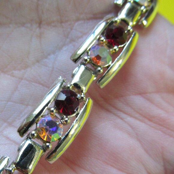 Vintage necklace and clip ons set Sparkly demi parure - Picture 3 of 6